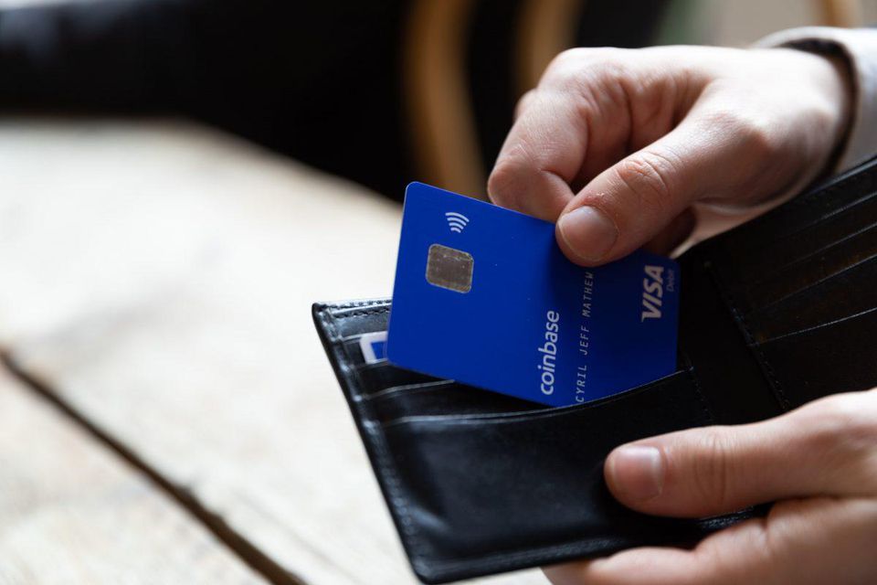 Visa kompatibilis bankkártyát dob piacra a Coinbase