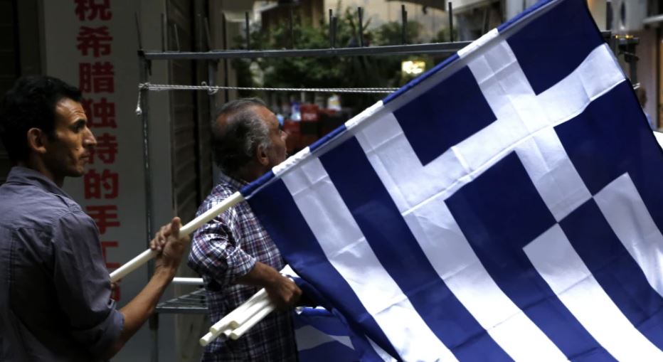 Fizetésük 30%-át elektronikus formában kell elköltenie a görögöknek