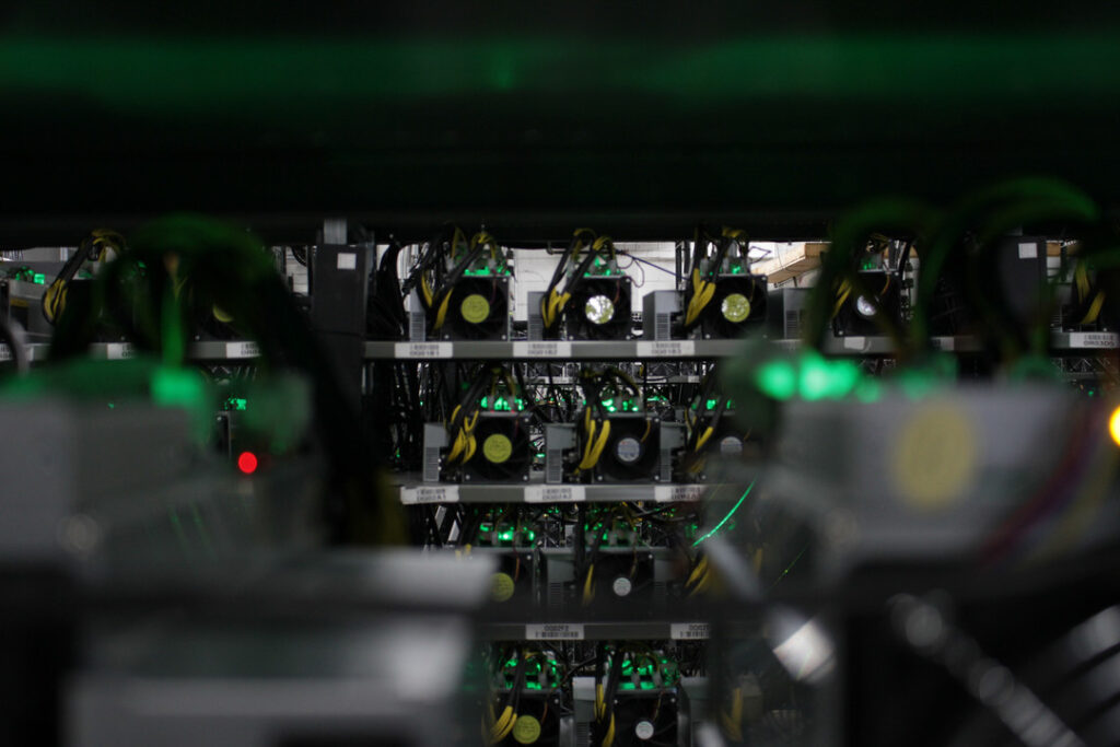 Rekordmélyponton a bitcoinbányászat jövedelmezősége