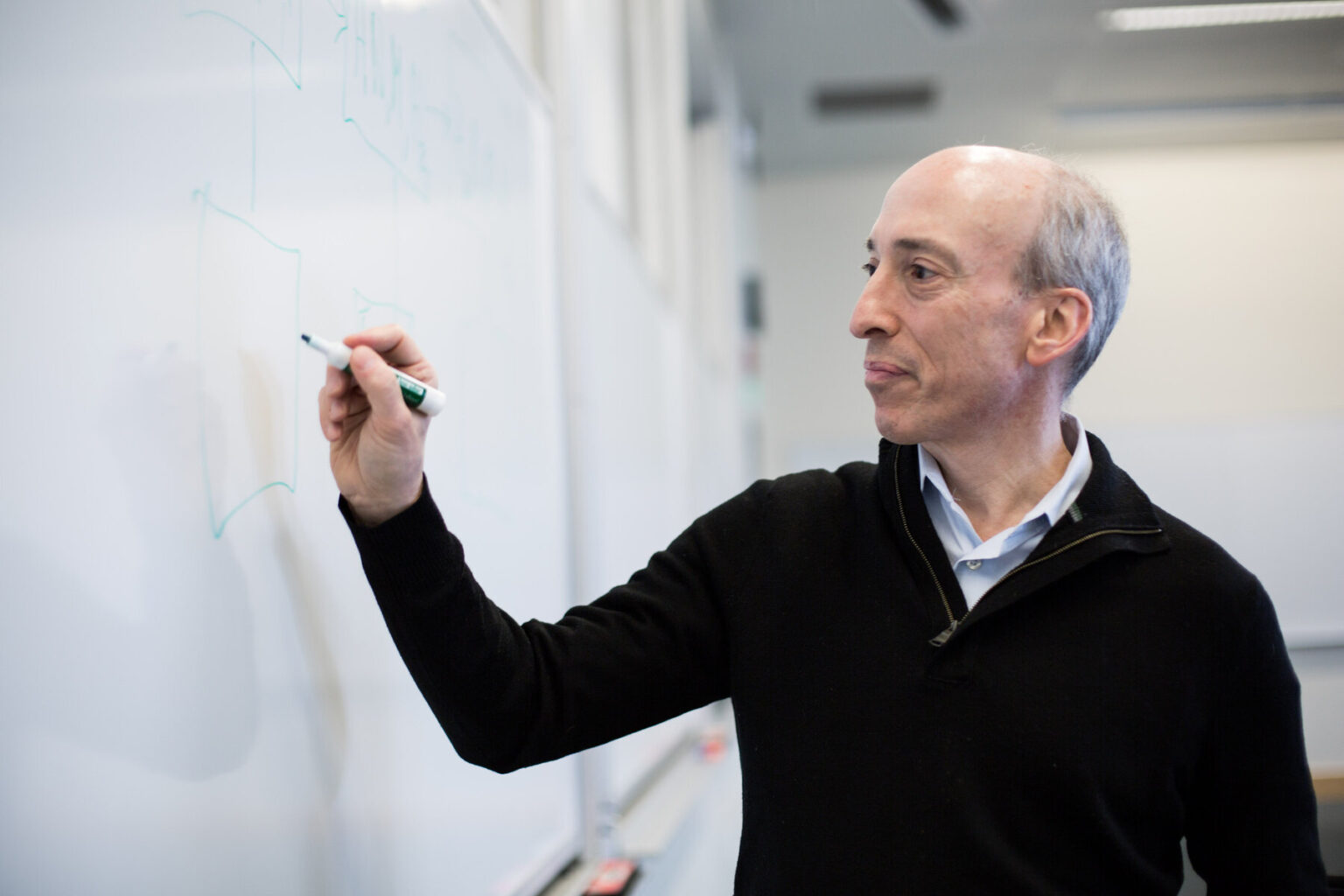 Eldőlt: egy blokklánc szakértő a tőzsdefelügyelet új elnöke