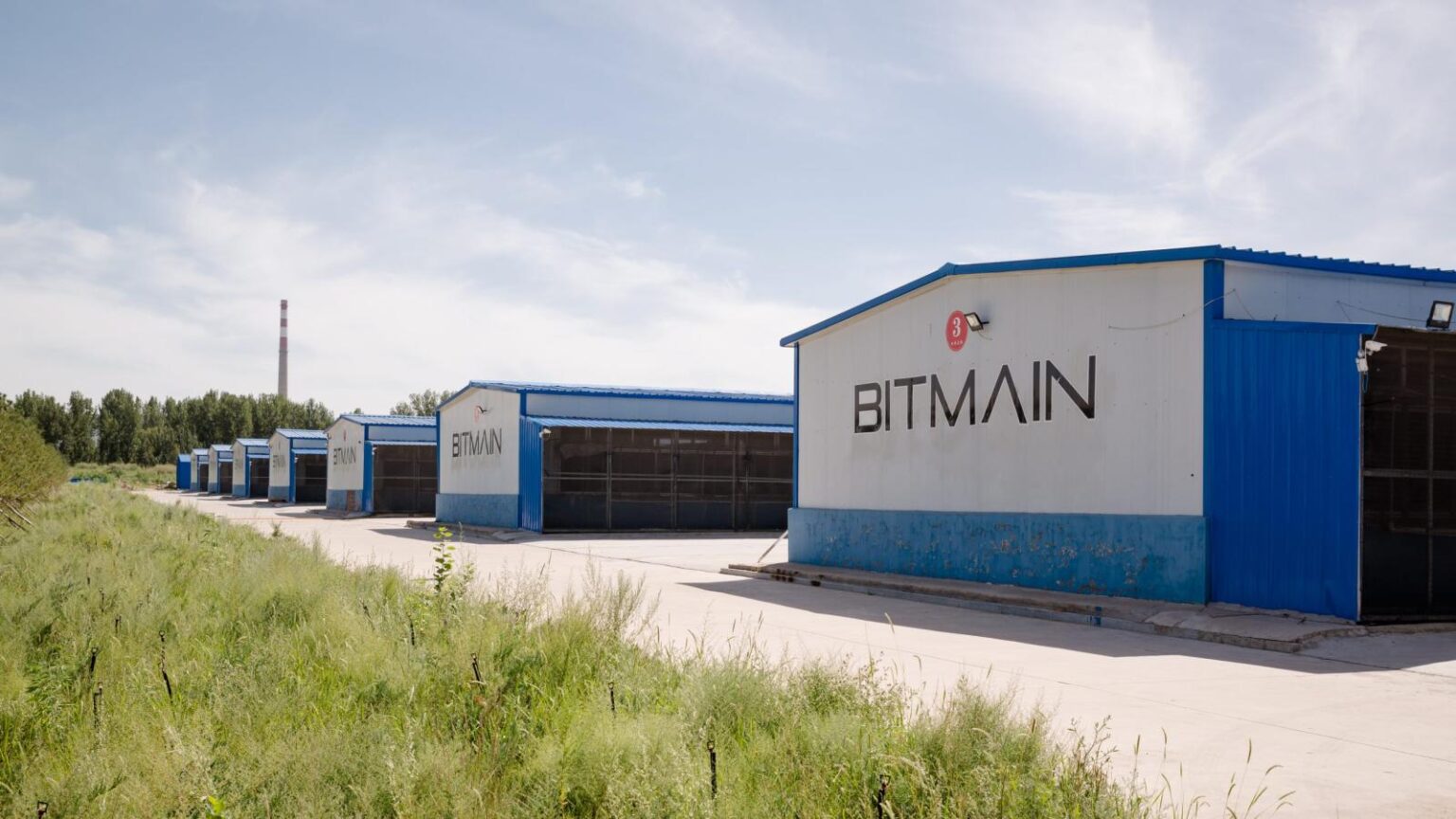 A Bitmain felfüggeszti a bányászgépek értékesítését