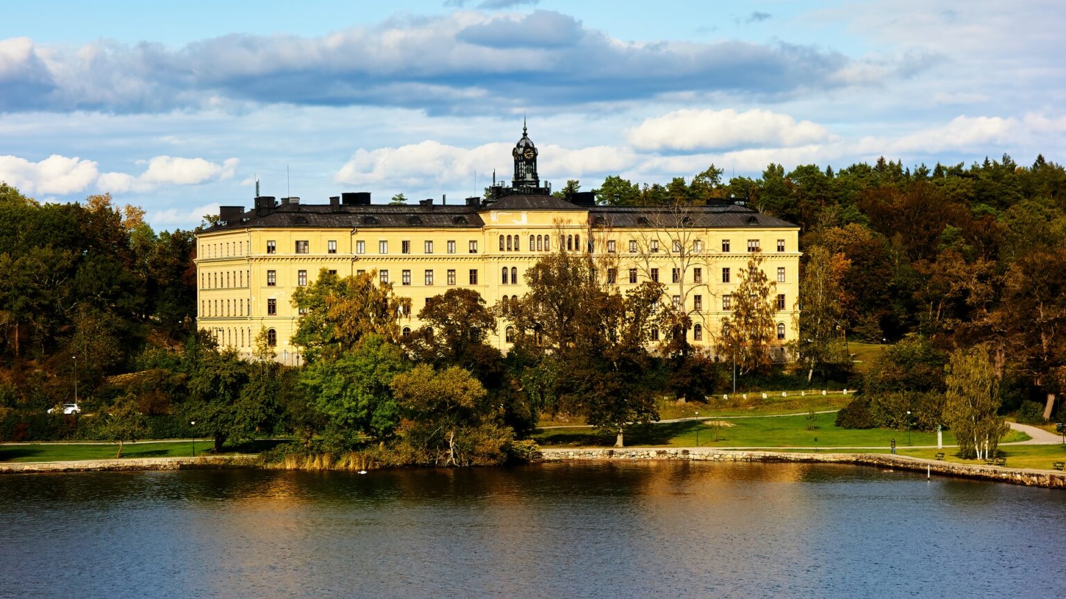 A mocskosul gazdag családok 45%-a befektetne kriptóba