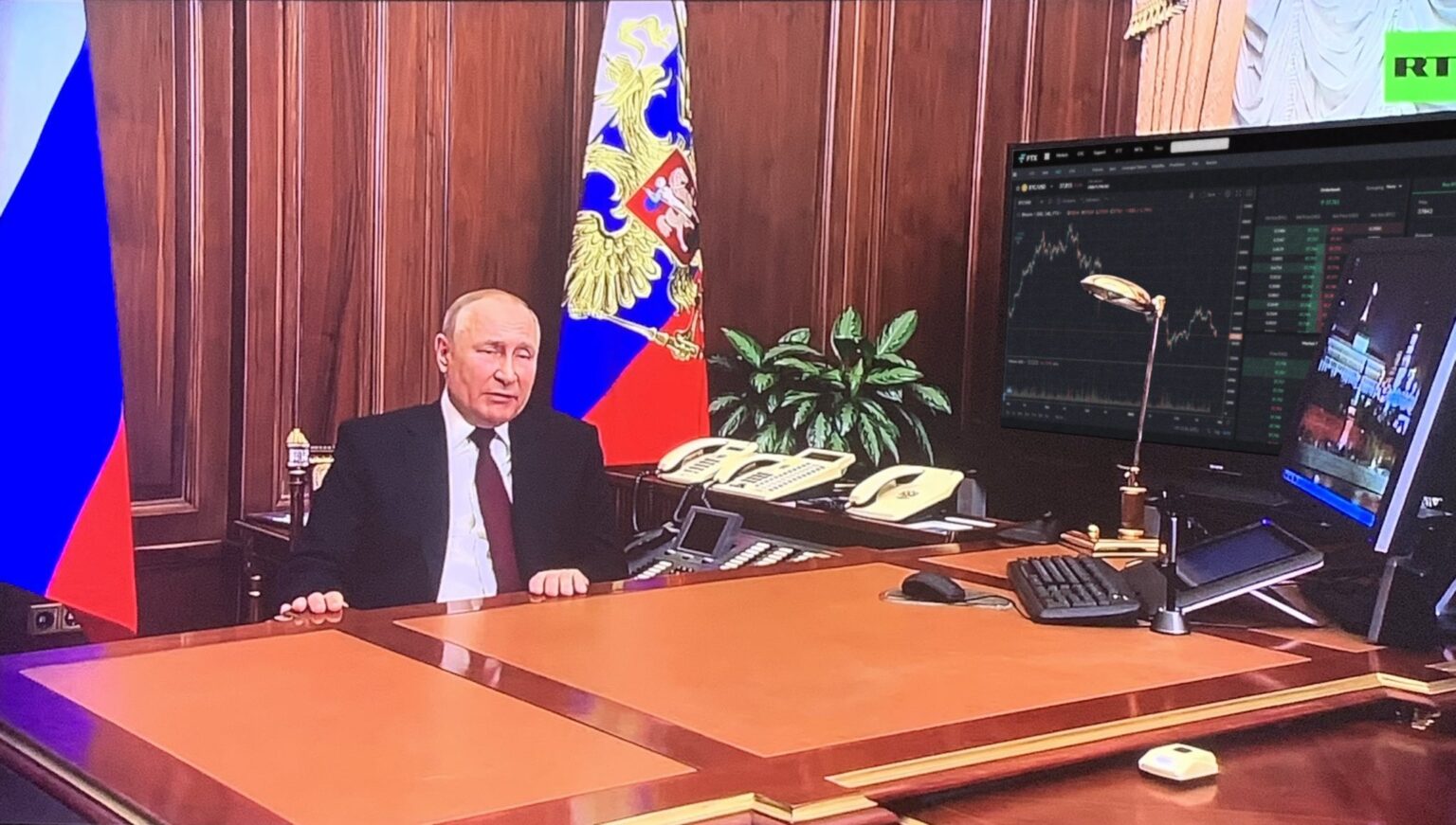 A piac eséssel reagált az orosz csapatok éjszakai bevonulására