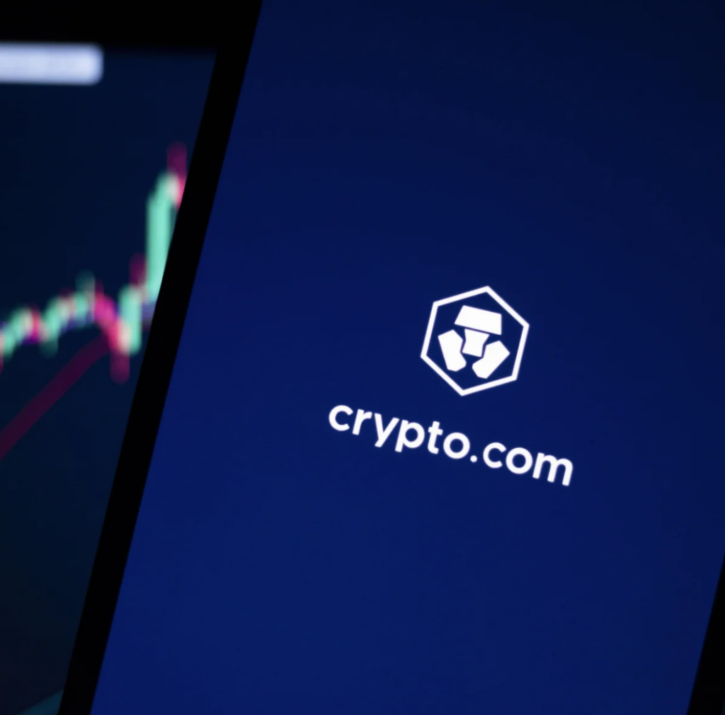 Crypto.com: jön az Apple Pay, de kivesznek 13 tokent az Earn-ből