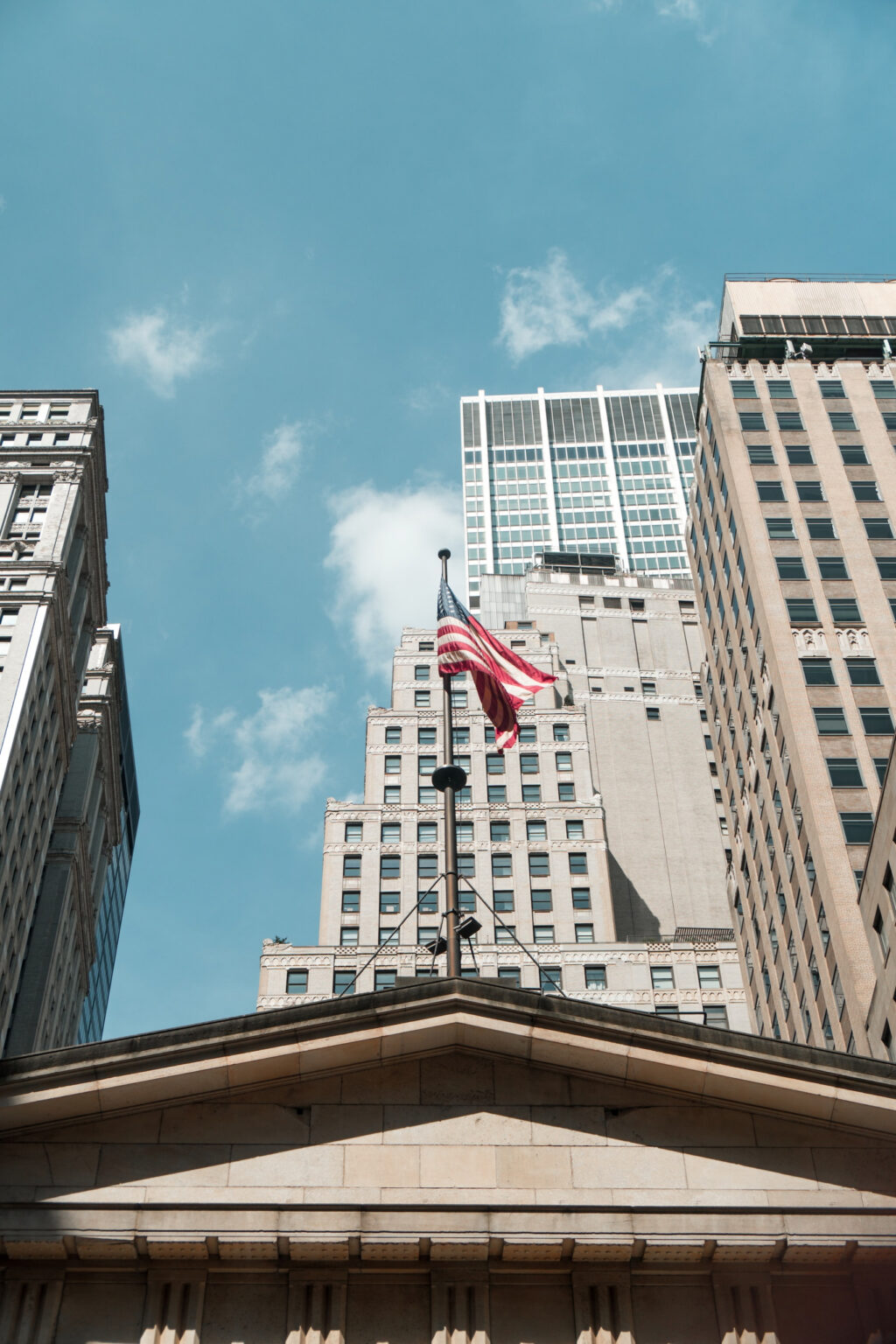 Erősödtek az amerikai indexek, a piac a kiskereskedelmi eredményekre vár