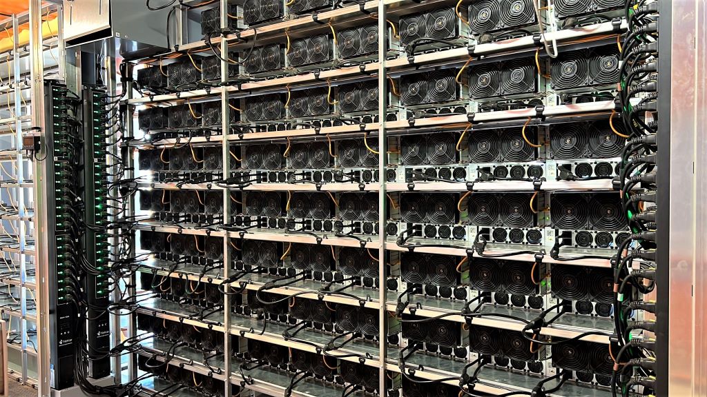 110 000 dollár felett a bitcoin, eladnak a bányászok 110 000 dollár felett a bitcoin, eladnak a bányászok