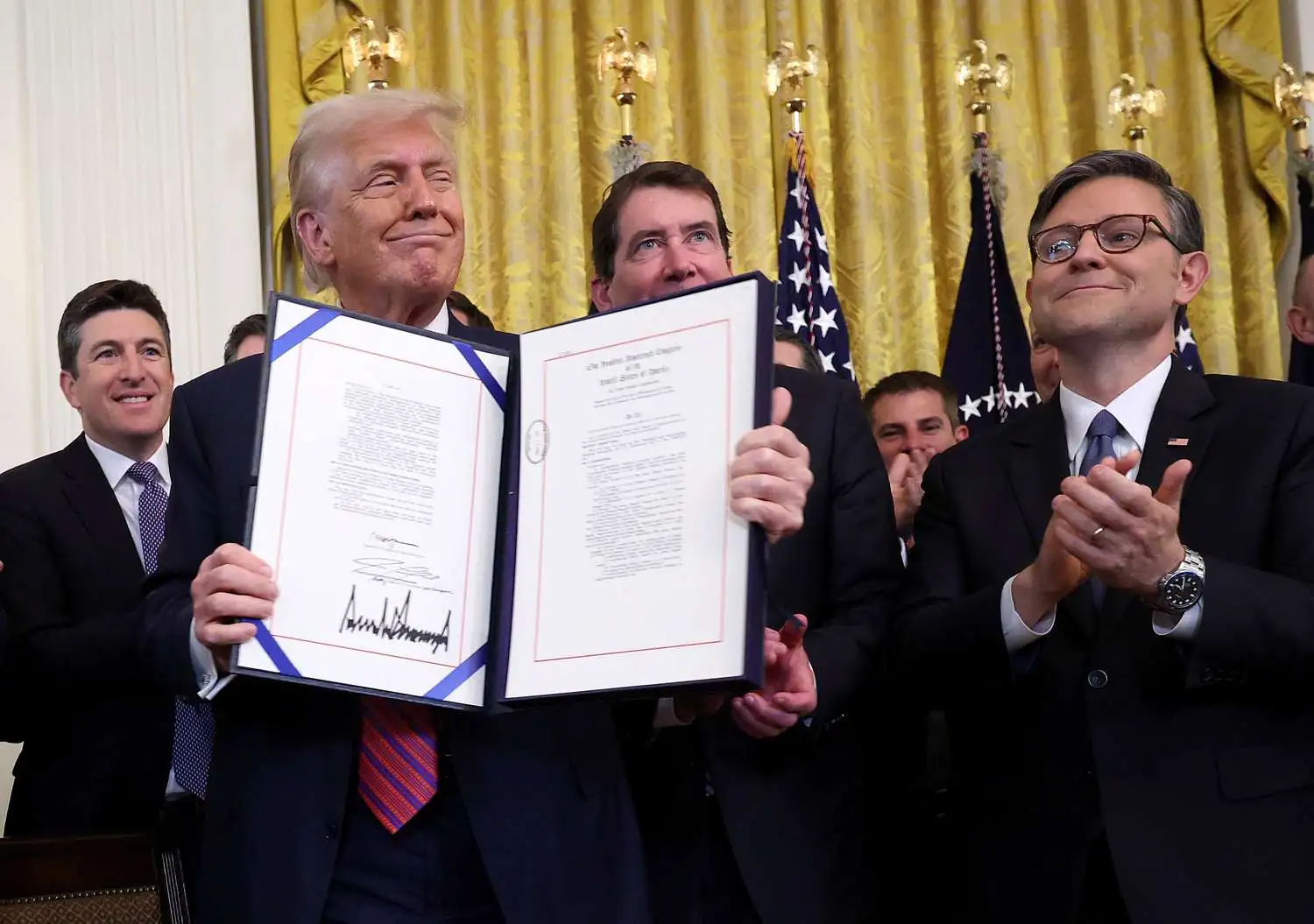 Kriptoforradalom az USA-ban: Trump aláírta a GENIUS-törvényt
