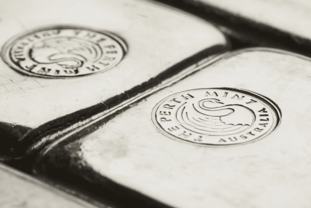 Ezüst krízis: Indiában elfogyott, London pánikol! Ezüst krízis Indiában elfogyott London pánikol