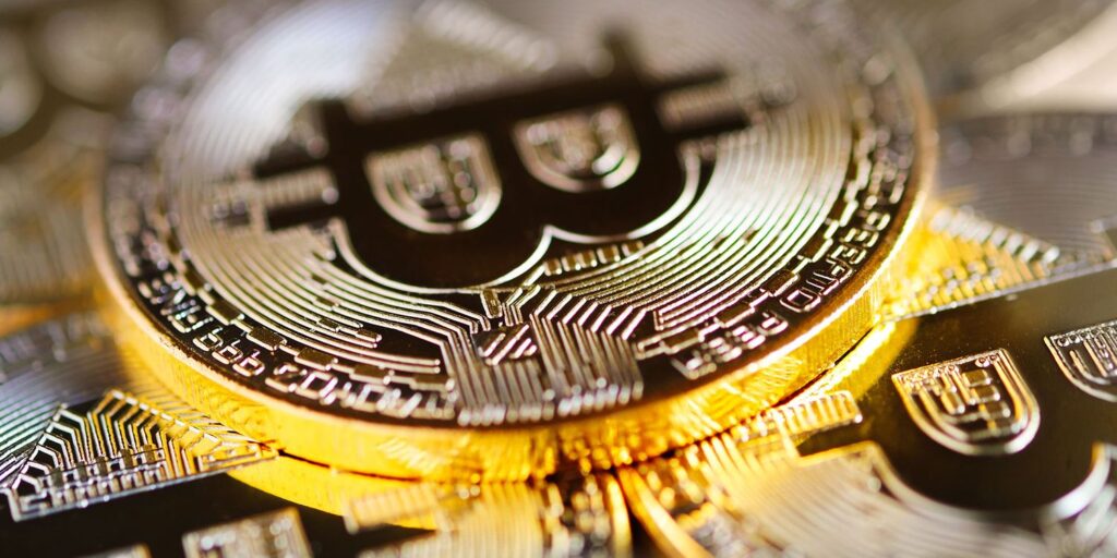 Leomlik a fal? A Bitcoin-árfolyam óriási kitörés előtt állhat! Leomlik a fal