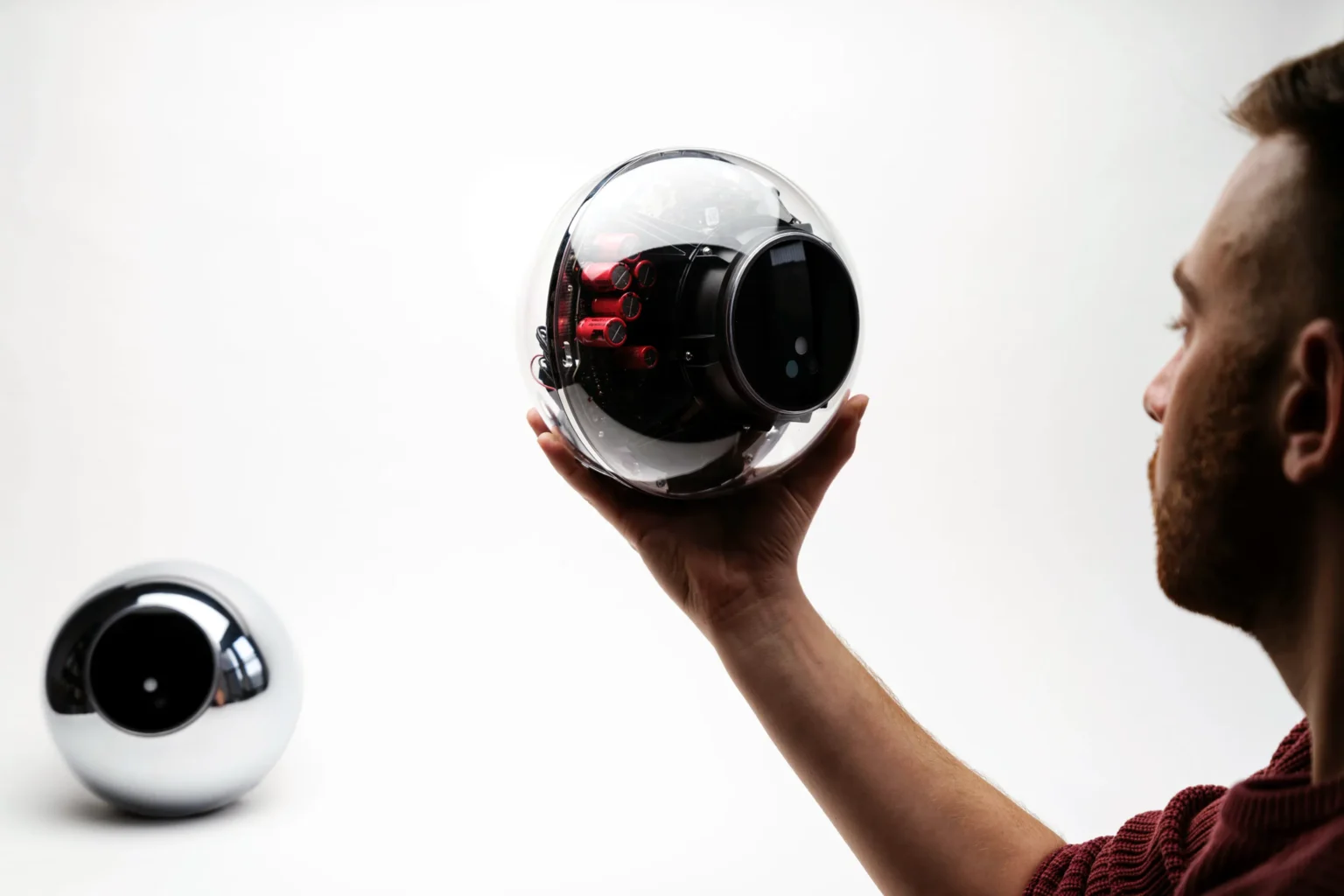 Thaiföld betiltotta és 1,2 millió ember biometrikus adatainak törlésére kötelezi a Worldcoin-t