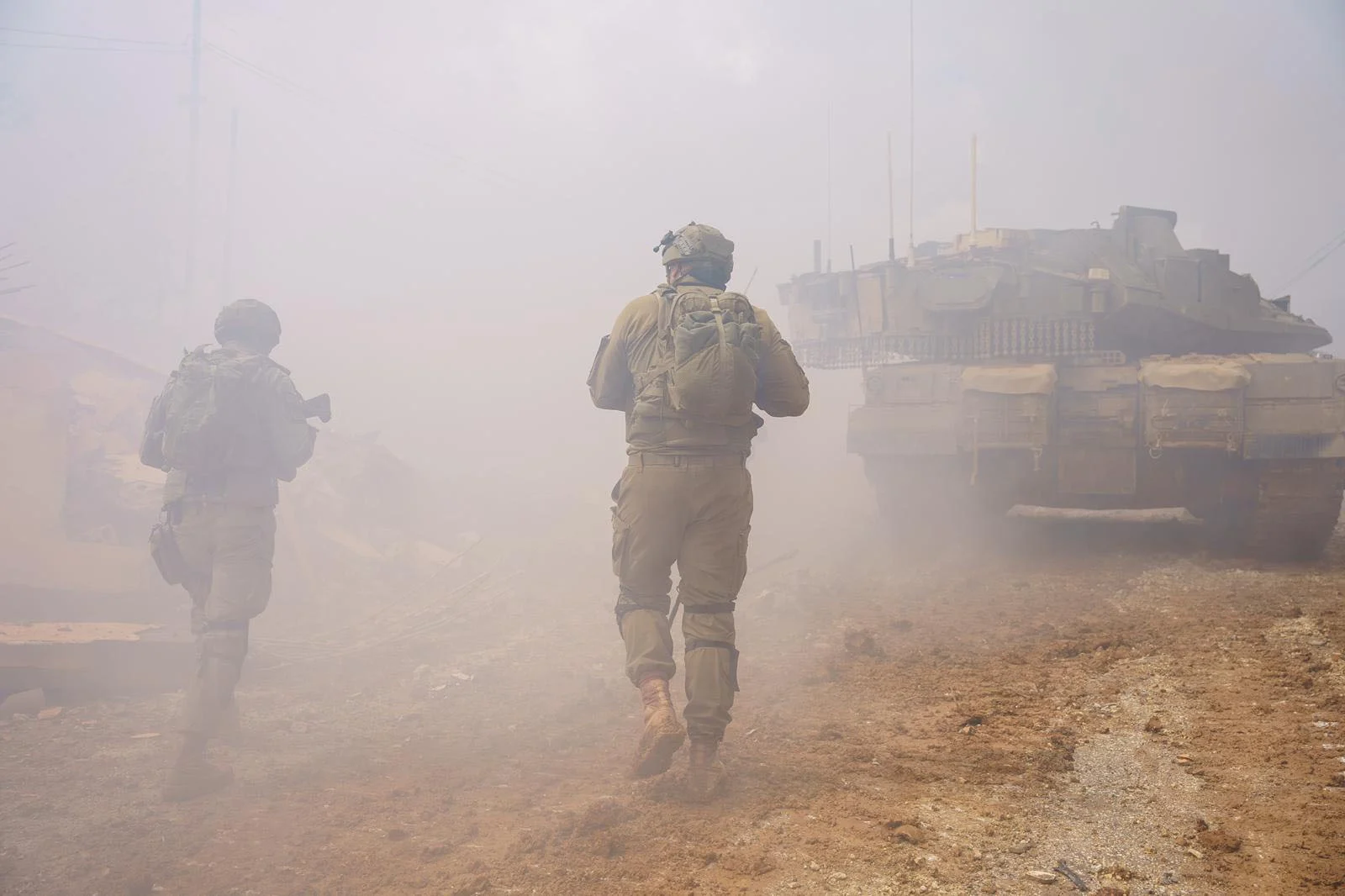 Iráni háború: invázió jöhet, az olajválság mélyül