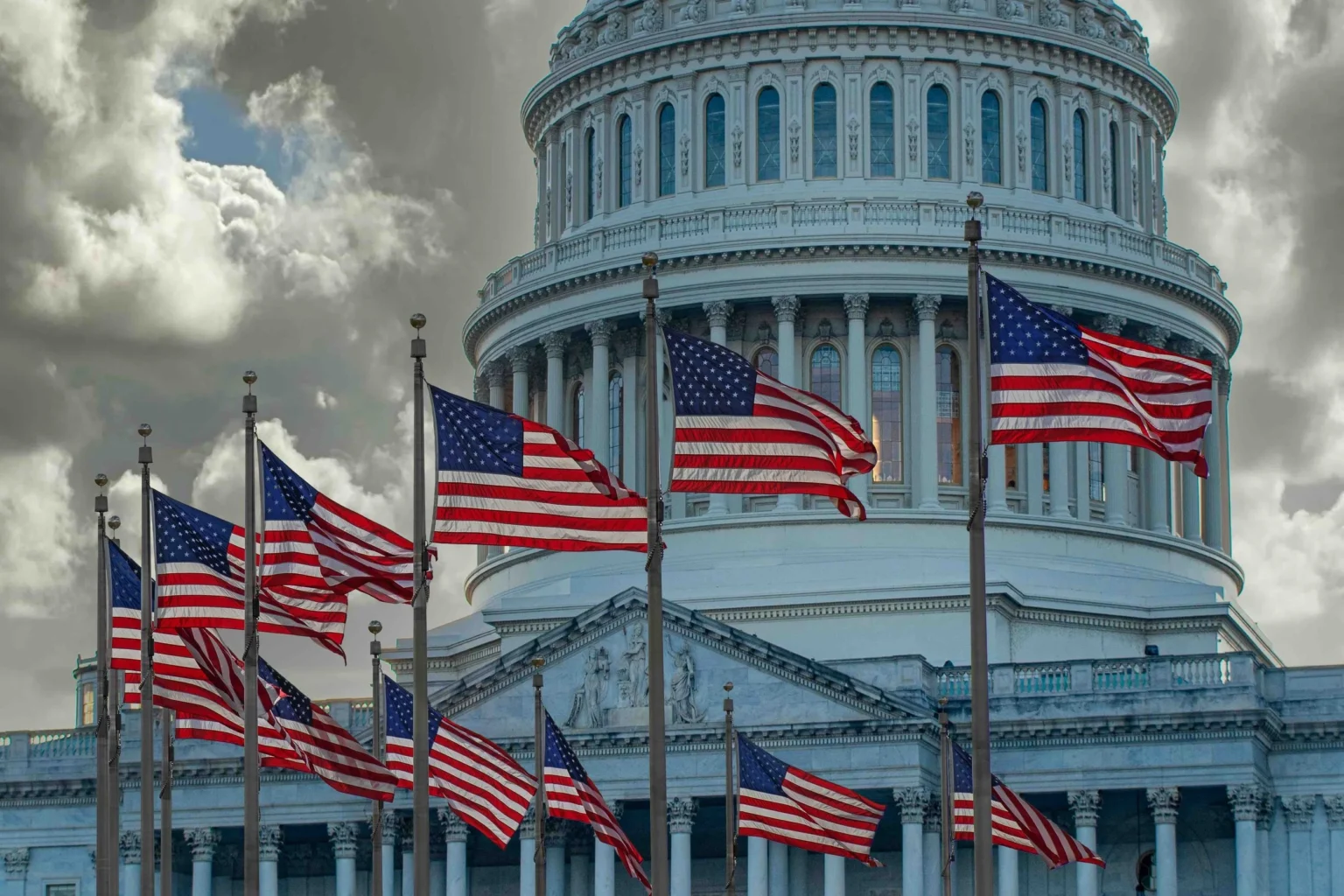 Az amerikai kormány lekapcsoltatta az Anthropic Claude két csúcsmodelljét