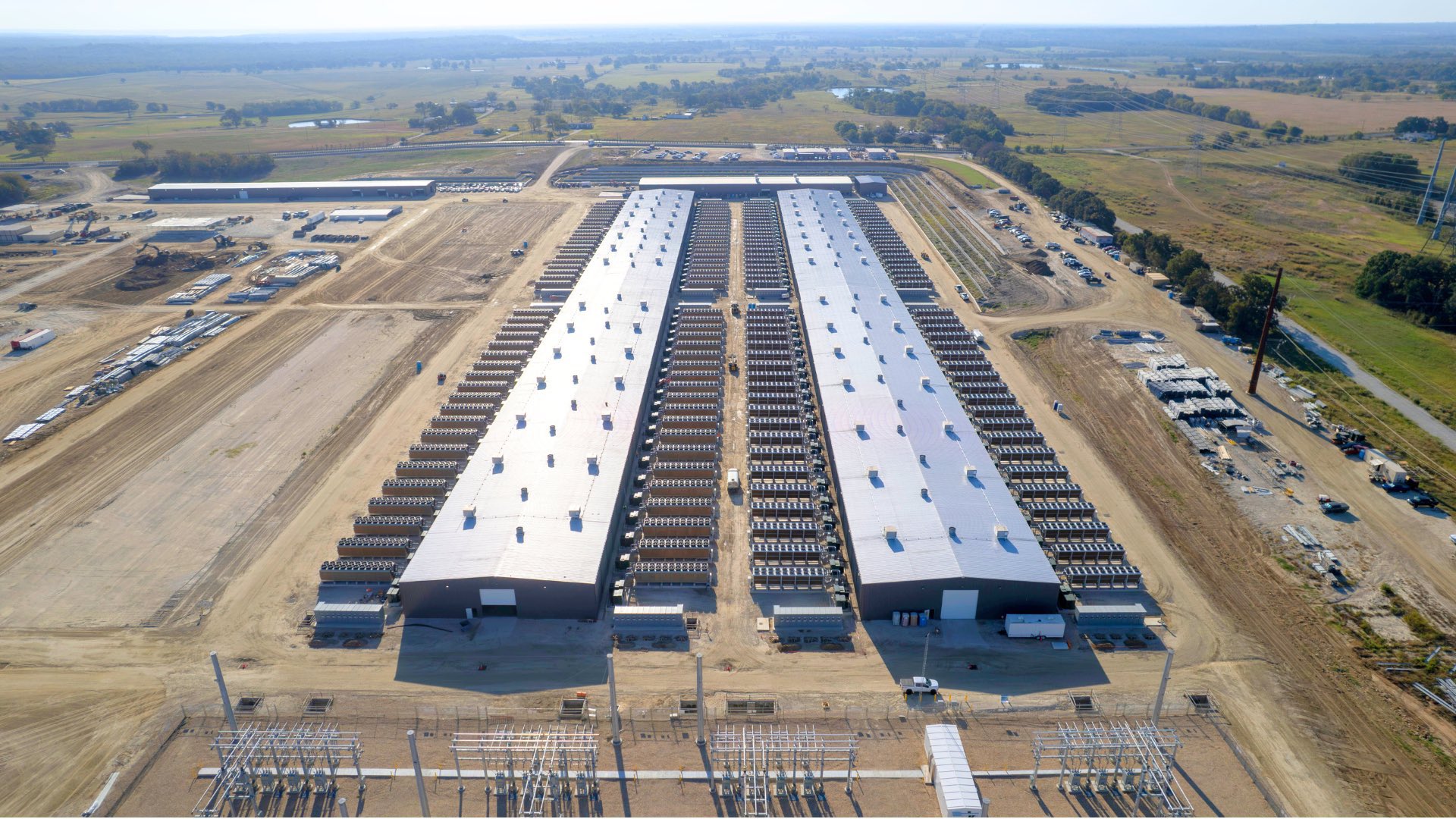 Hiába tiltakoznak a helyiek, tovább épül az 50 megawattos bitcoinbánya