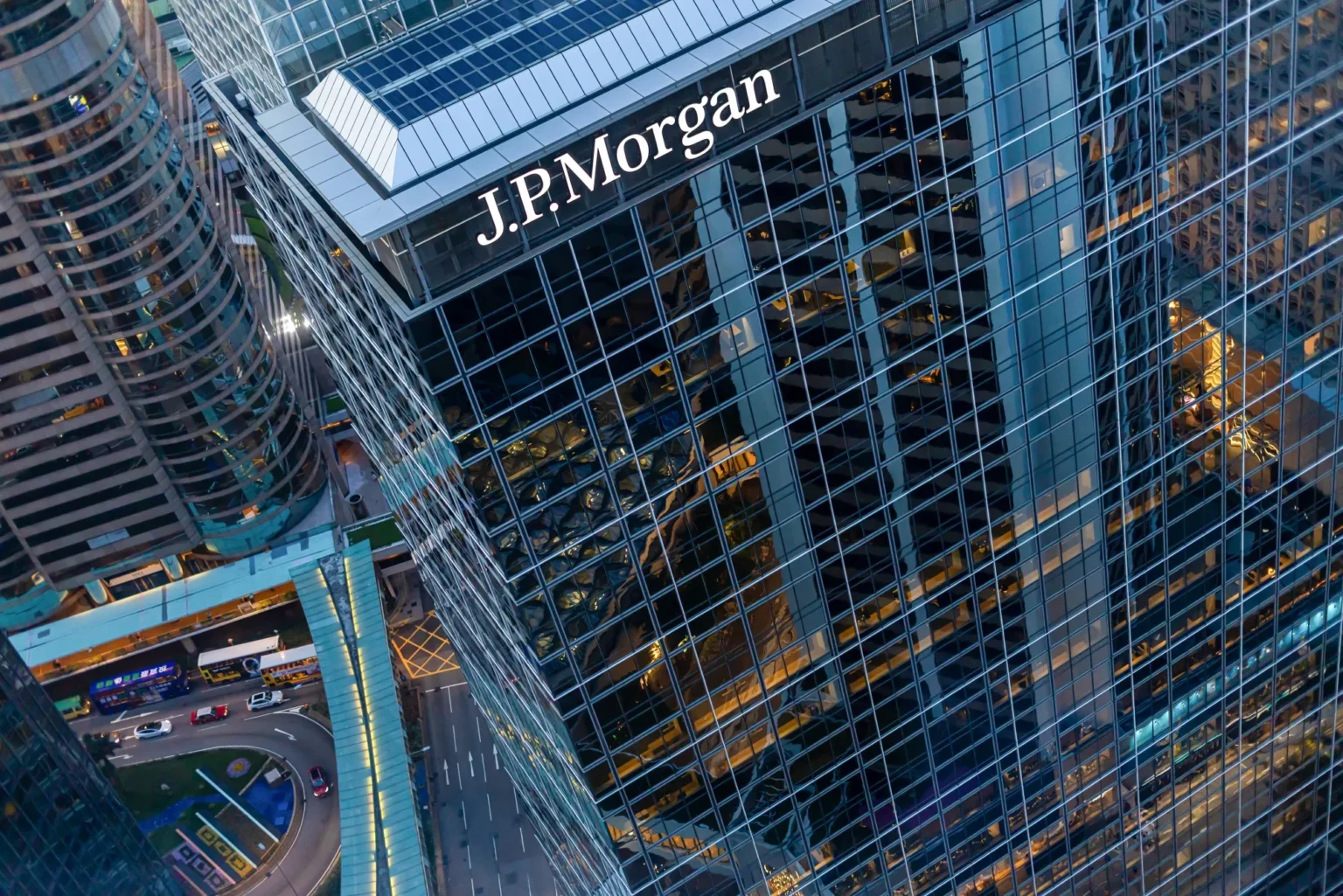 A következő évtizedben évi 10 százalékos bitcoinhozammal számol a JPMorgan